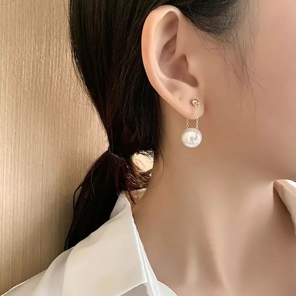 Earrings - Picture 2 of 3